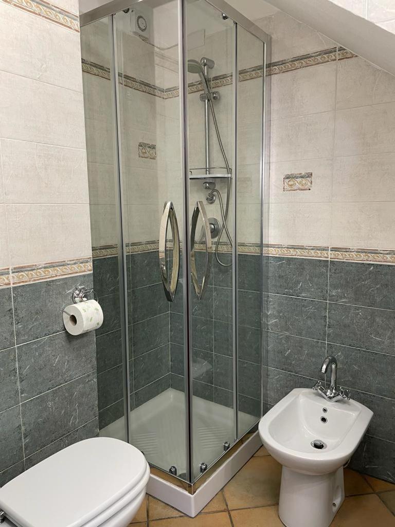 Excellent Rooms Paola'S Ольбия Экстерьер фото